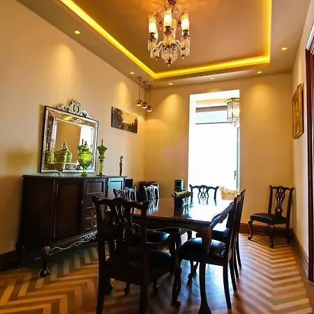 Maroon Istanbul